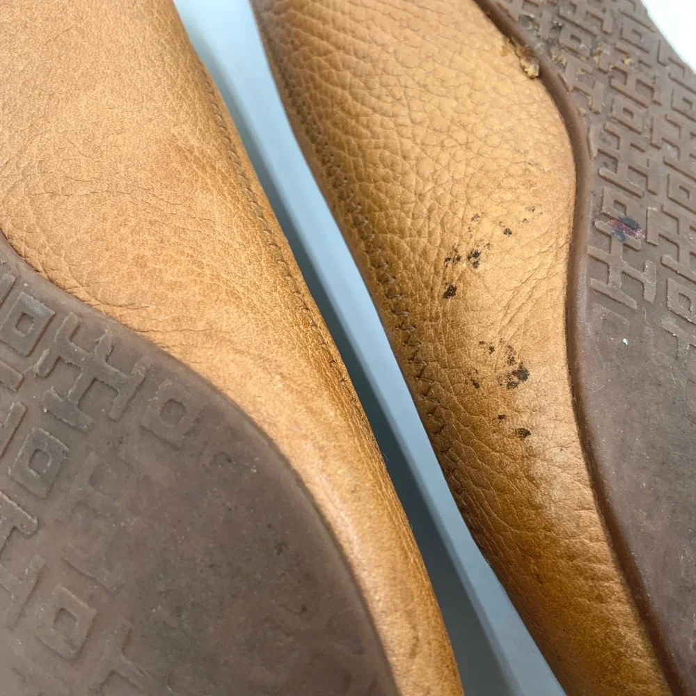 Tory Burch Tan Leather Ballet Flats with Gold Logo Medallion - Classic